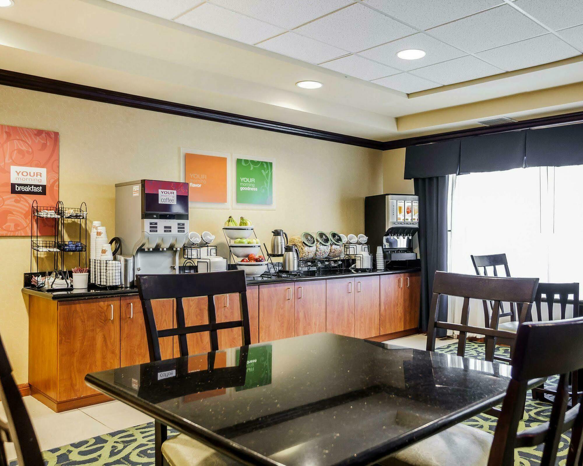 Comfort Inn Kansas City / Airport Luaran gambar